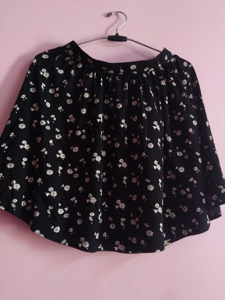 Pinterest Aesthetic Skirt with Daisies