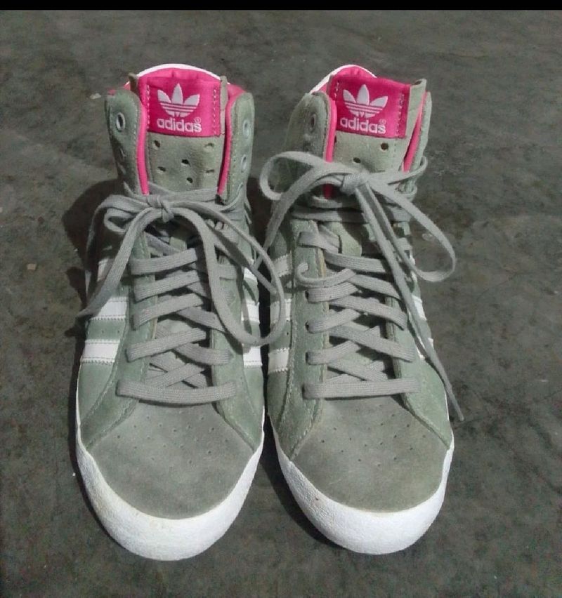 Authentic Adidas Baseball Shoes