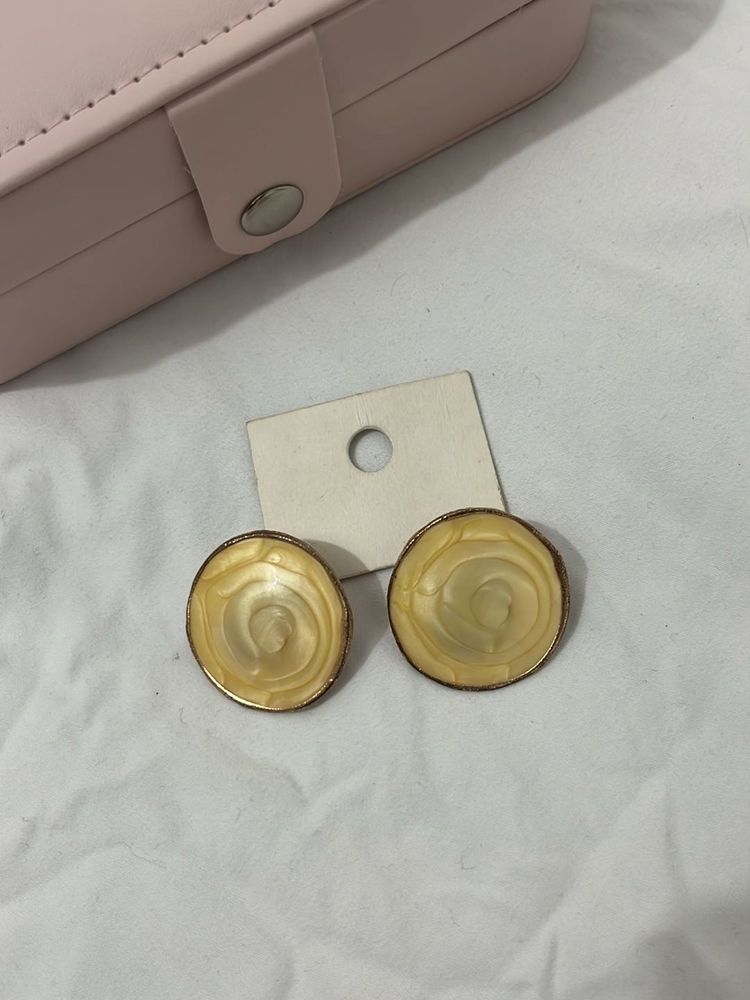 Vintage Style Round Earrings