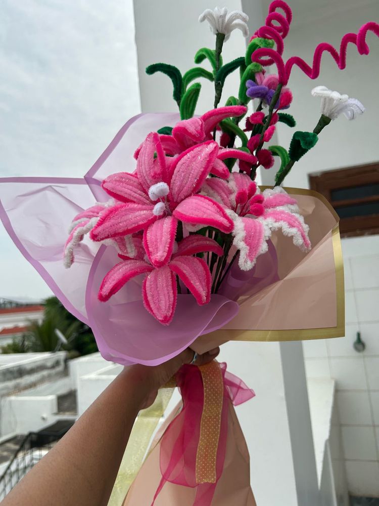 Pink Lily Pipe Cleaner Flower bouquet 🌷