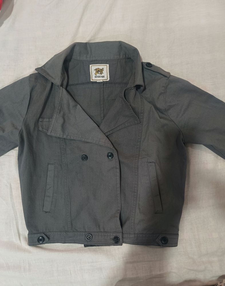 Campus Sutra Windcheater Jacket. Grey
