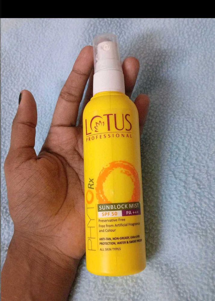 Lotus Sunscreen SPF 50