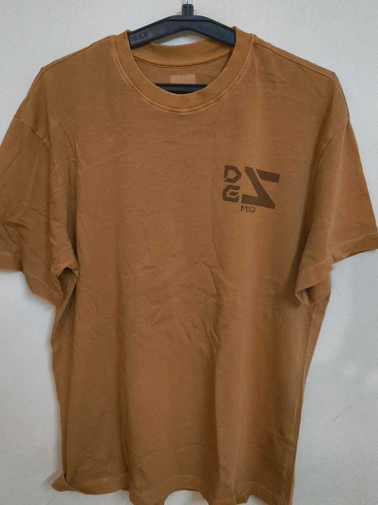 Men&#39;s Tan Graphic Loose Fit T-Shirt