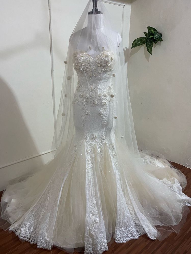 Elegant mermaid gown