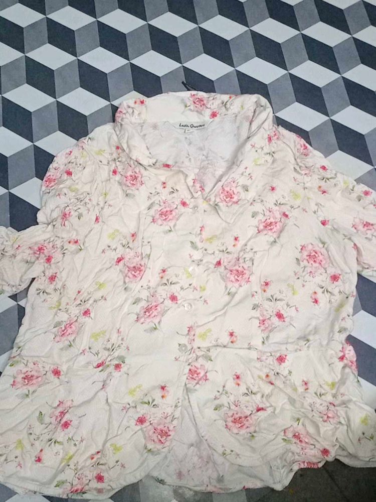 Laura Quartett Floral Button-Up Top