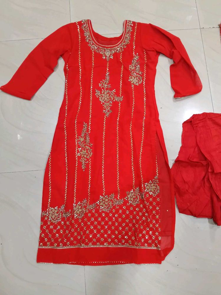 Red Embroidered Kurta Set with heavy duppata