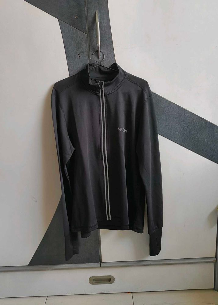 NUSH BLACK JACKET WITH THUMBHOLE