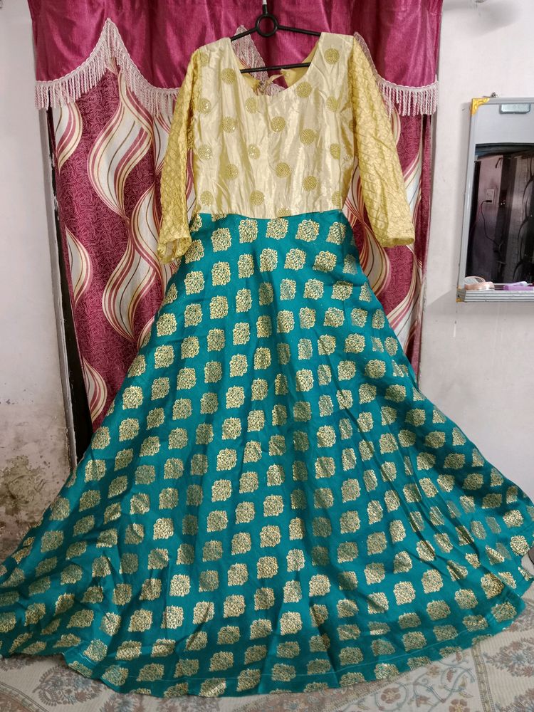 Green And Gold Gown With Gilded Glamour