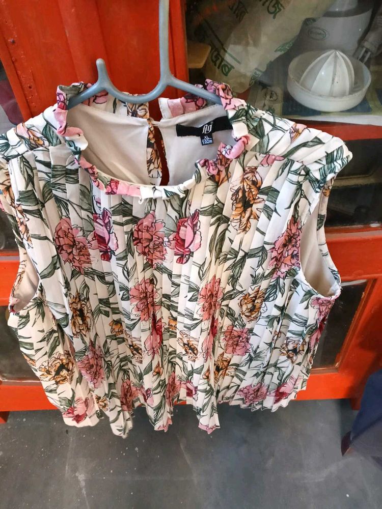 Floral Print Sleeveless Top