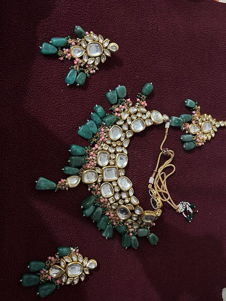 Elegant Kundan Necklace Set