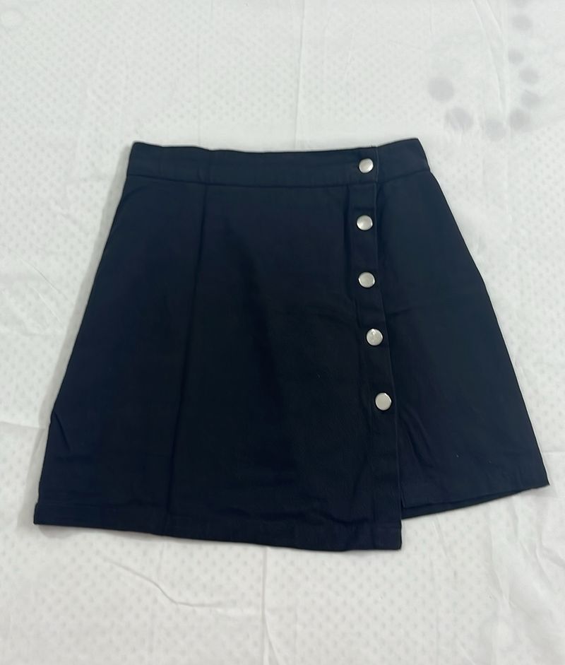 Short skirt