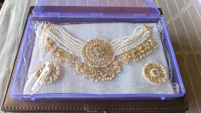 New Choker With Earring Set.