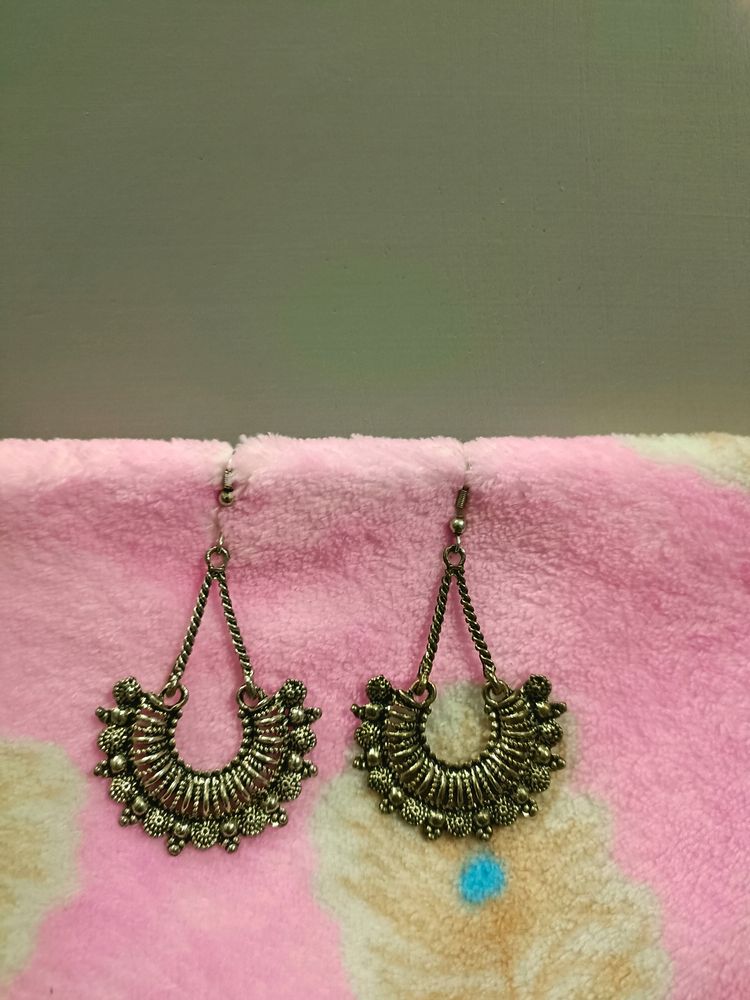 Silver/Oxidised Earrings,