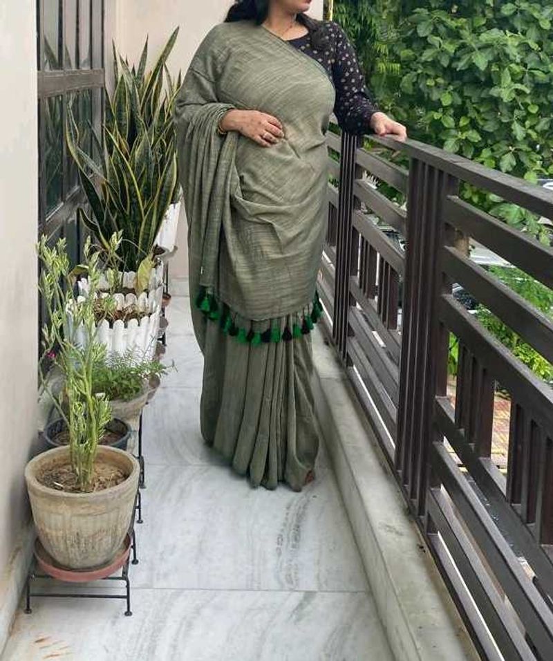 Suta Green Plain Saree Without Blouse