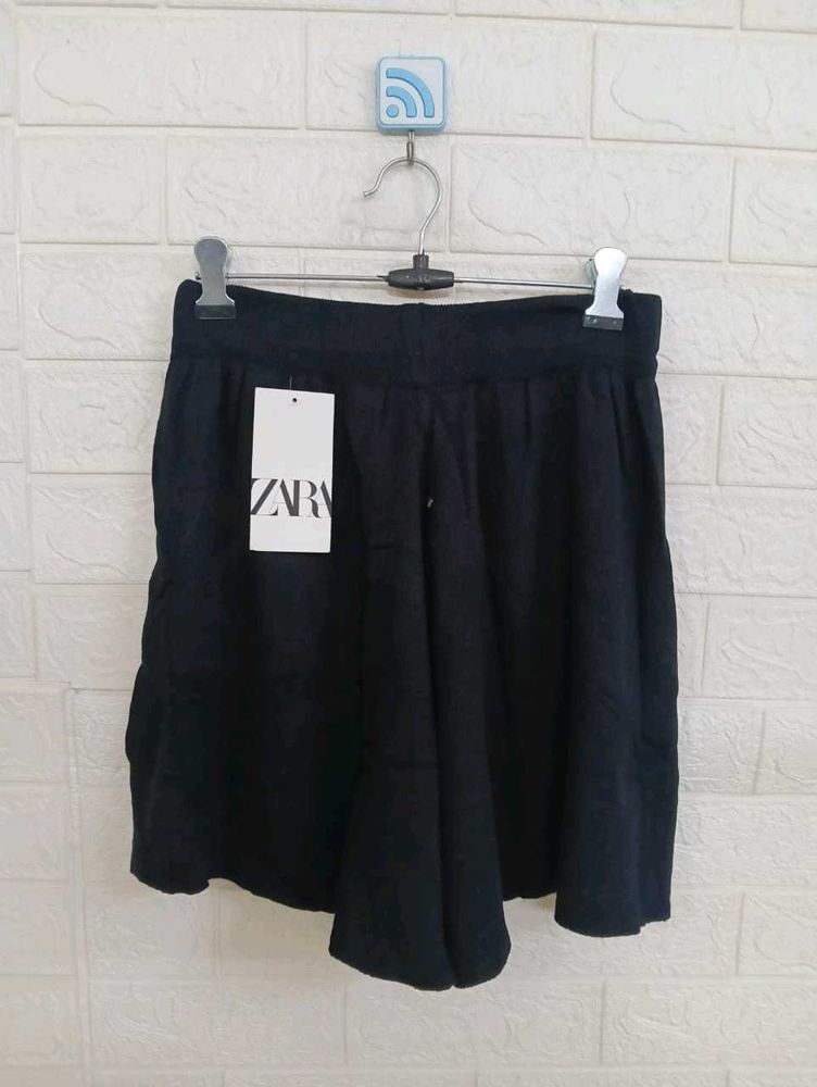 a Black Shorts