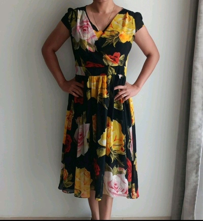 Pintrest Inspired Flowy Dress 💛🖤