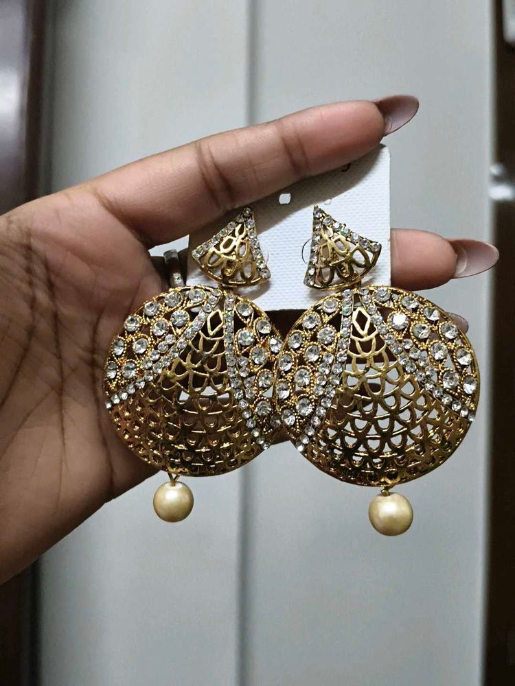 Golden Earing Party Wear