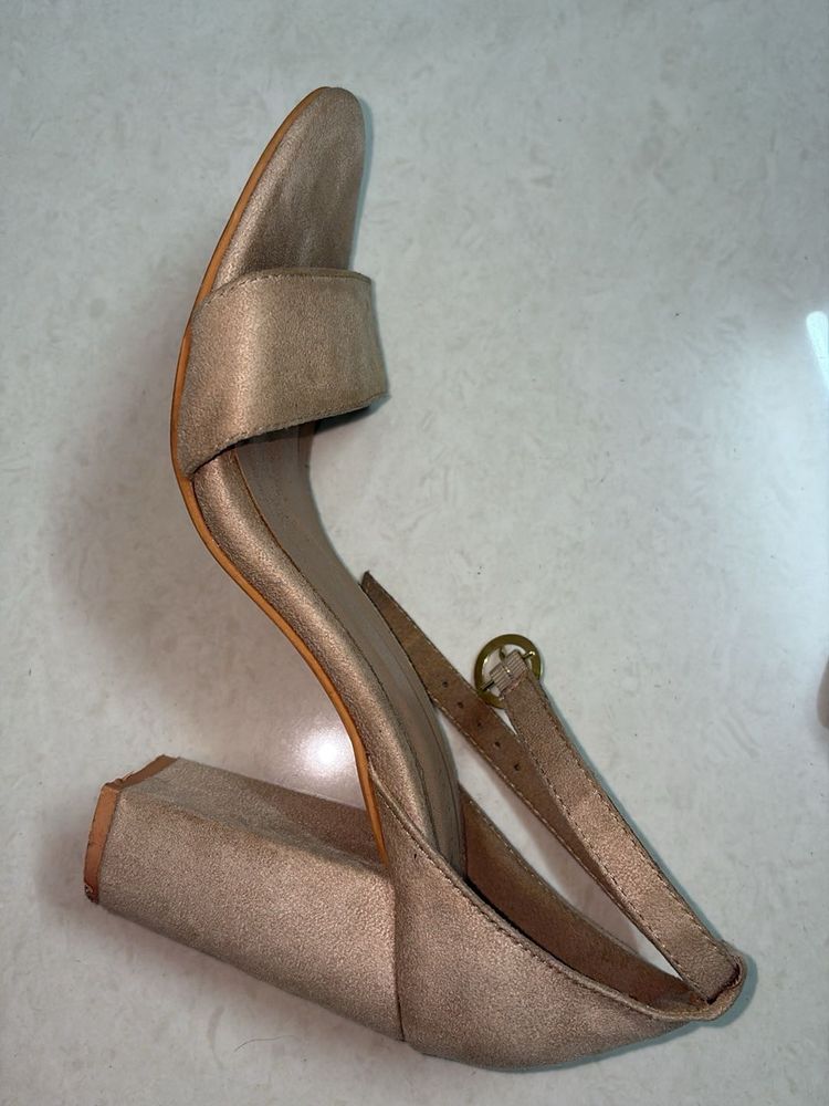 FOREVER 21 Elegant Nude Heels (3 inch heel size)