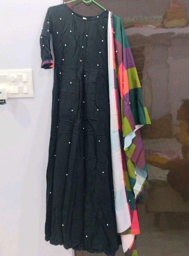 Long Frock Type For Festive And Fomal