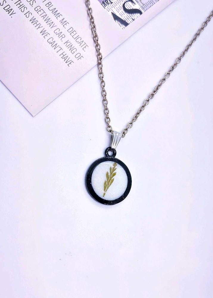 Pressed Flower Necklace &amp; Phone Charm Set