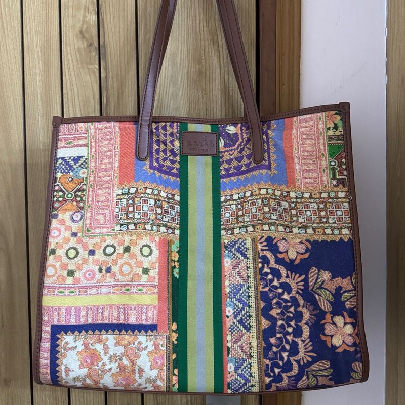 Aarka ritu kumar printed tote bag ( check flaw)