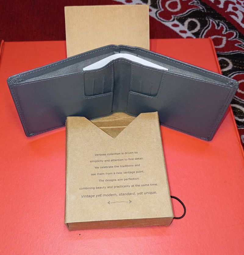 VERBOSE Mens Stylish Gray Leather Wallet
