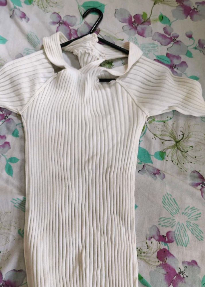 Chic White Ribbed Knit Top