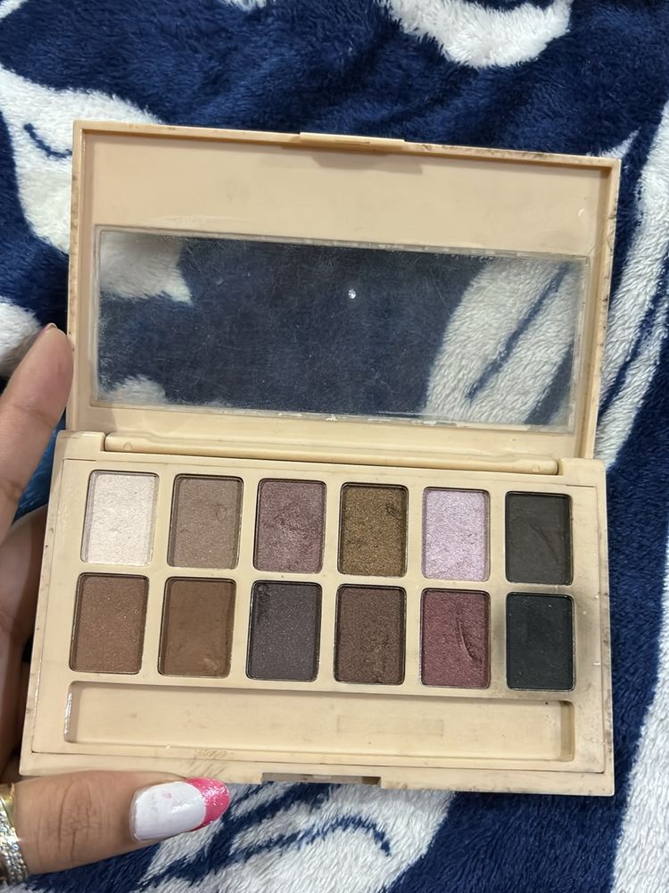 SFR colour the blast nudes, eyeshadow palette