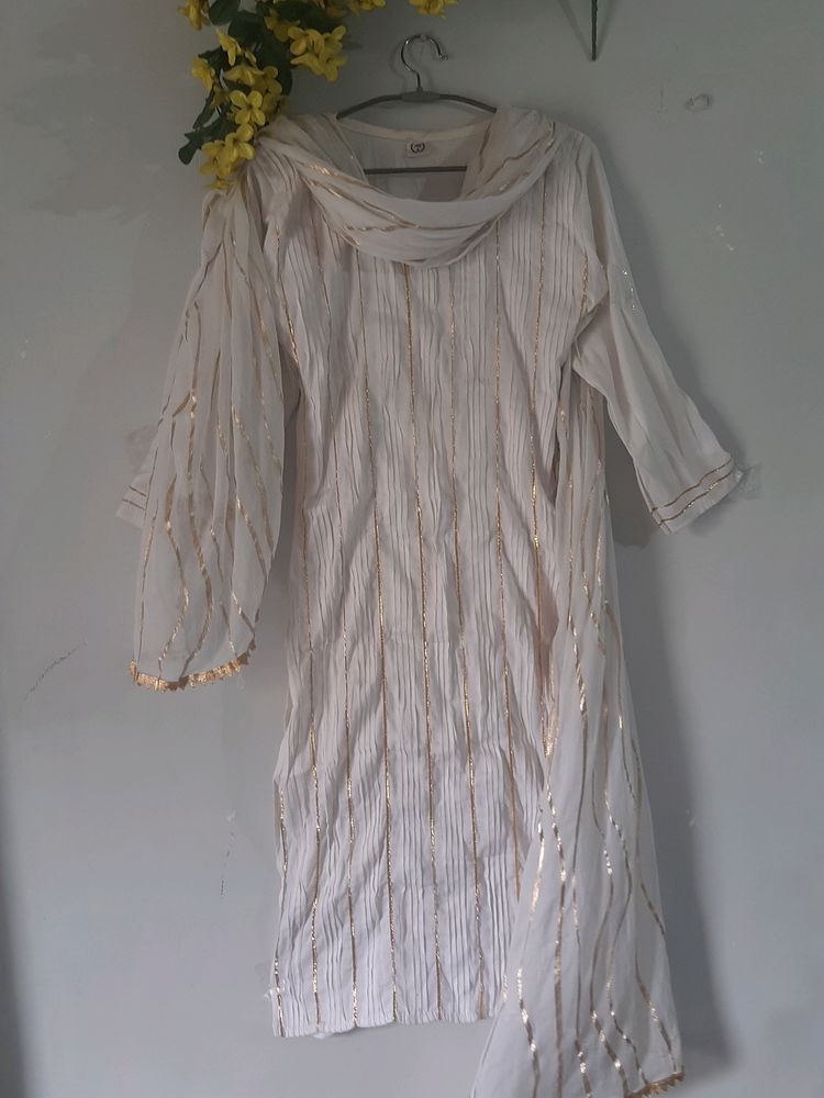 Beautiful Golden-white Kurta With FREE Chunni!!!!!