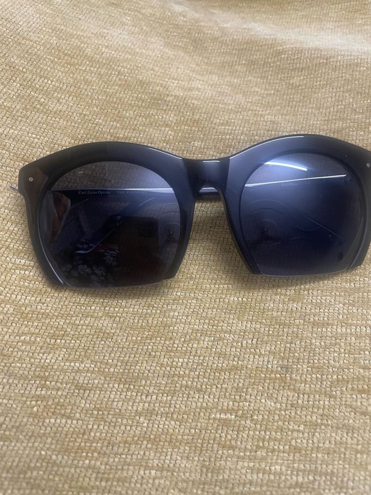 Chic Black Sunglasses