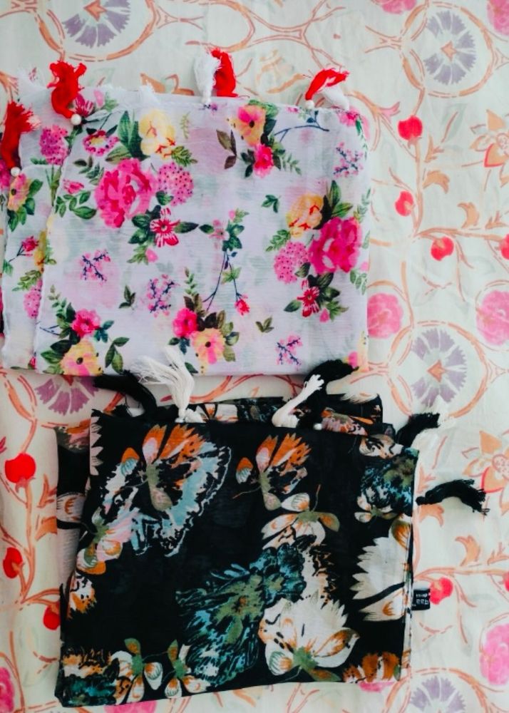 Pack of 2- Printed Stoles, New condition