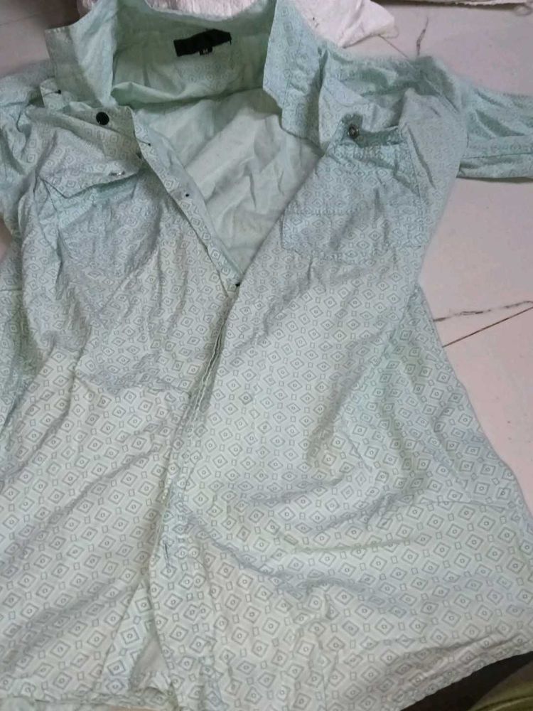 Men&#39;s Light Blue Patterned Shirt