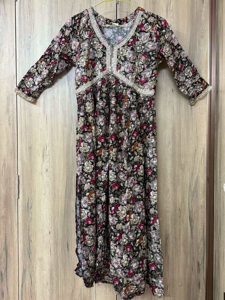 Floral Embellished Kurti With Pant
