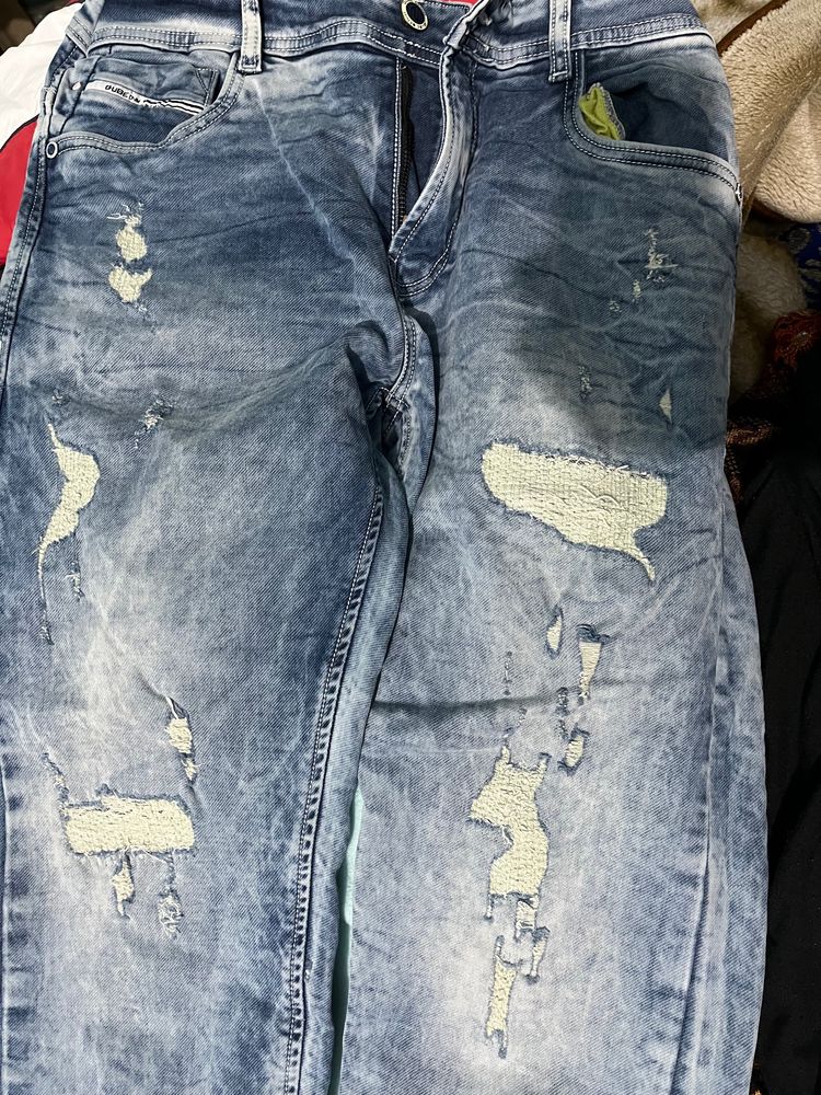 Solid Cube Ripped Jeans