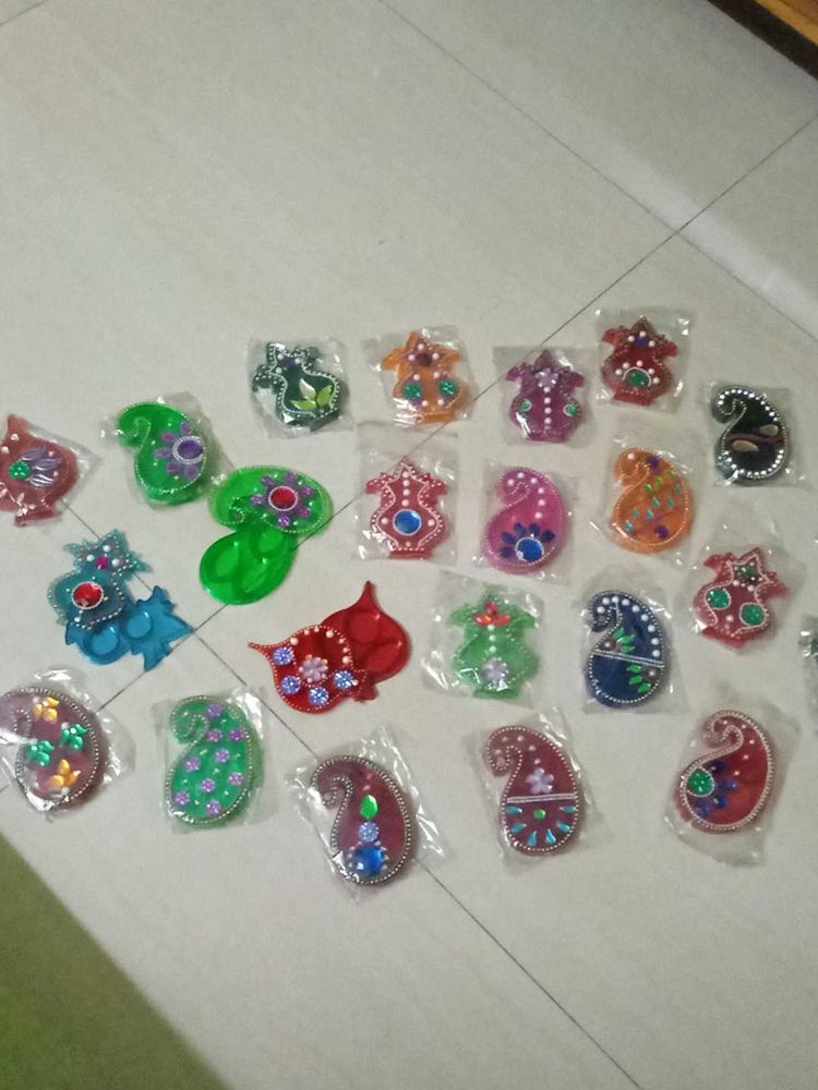 Assorted Paisley Brooches