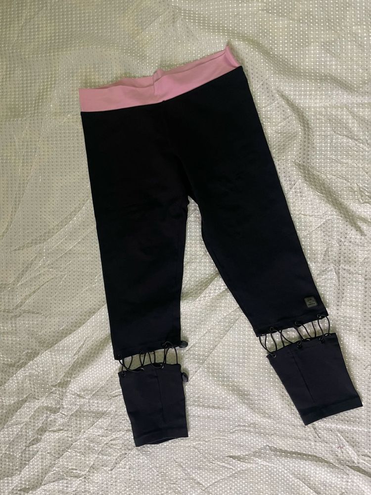 Black Fit Leggings with Pink Waistband