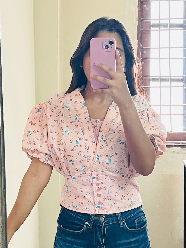 Puffed Sleeves Top