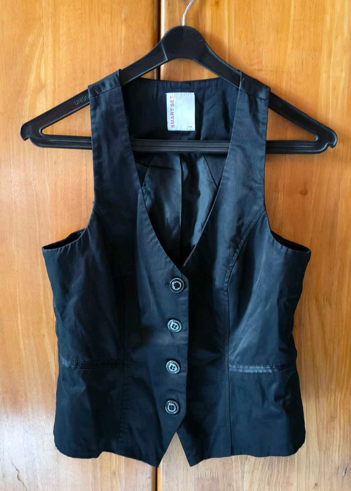 Chic Black Smart Set Vest