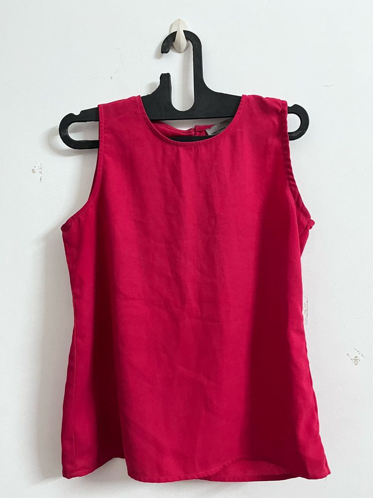 Red Sleeveless Top