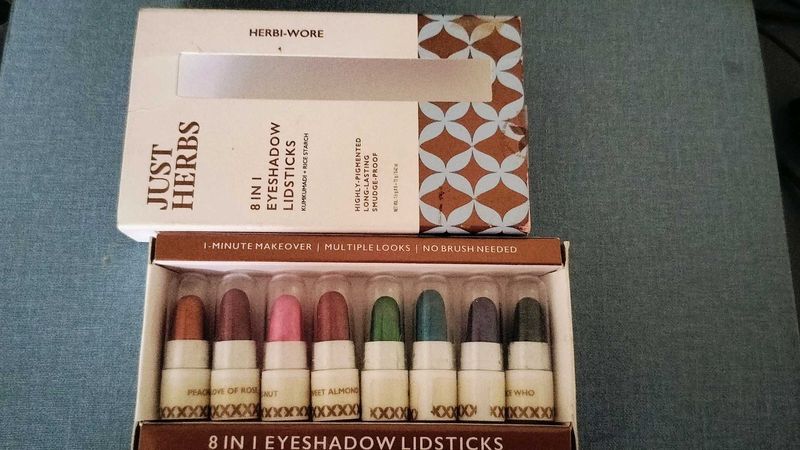 Travel Friendly Eyeshadow Lidsticks