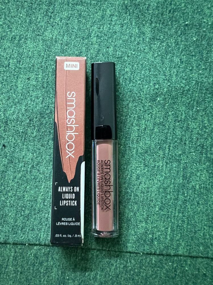 SMASHBOX Matte Liquid Lipstick “stepping Out”