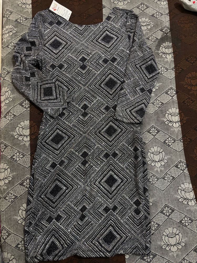 Patterned Bodycon midi shimmer Sleeve Dress