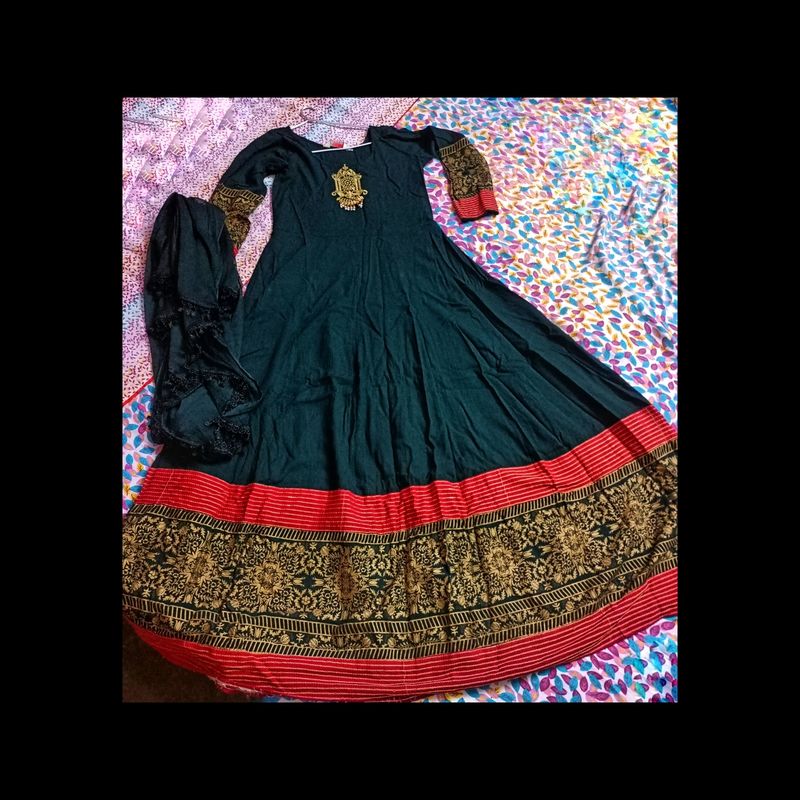 Beautiful Peacock 🦚 green Suit For Women