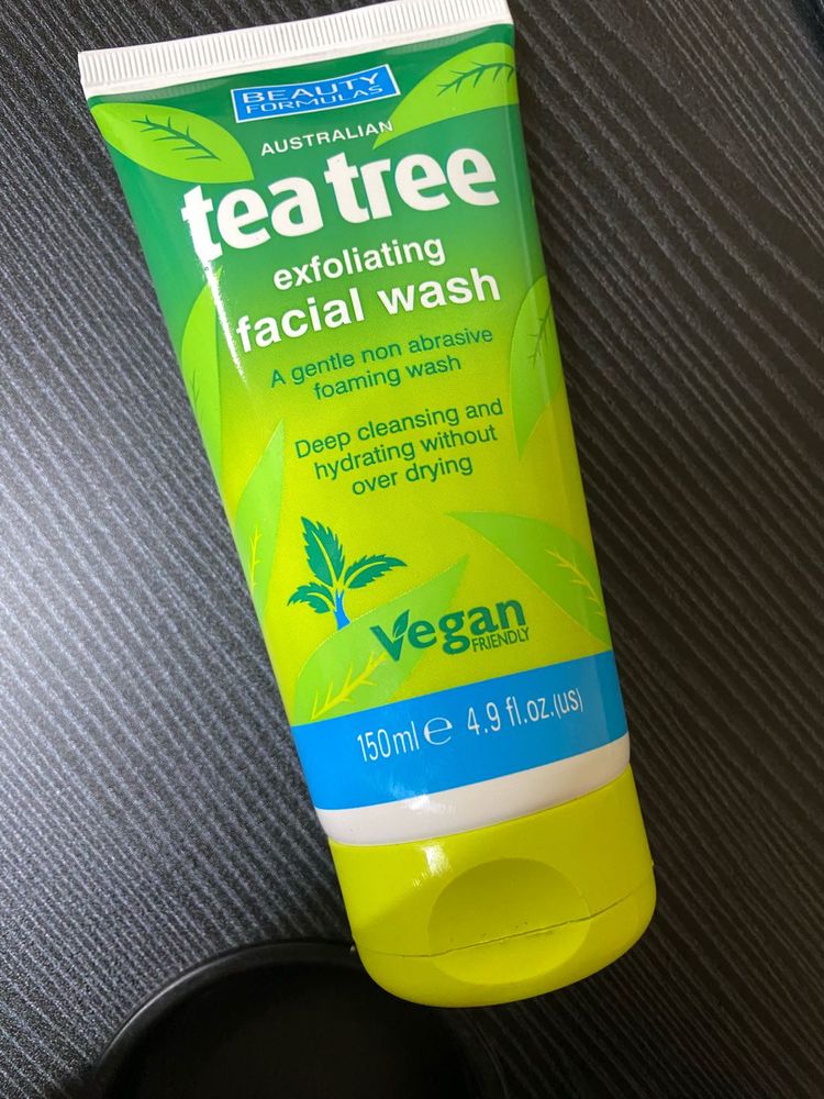 Tea Tree Exfoliating Facial Wash