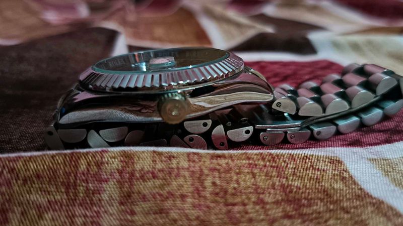 Elegant Silver Wristwatch