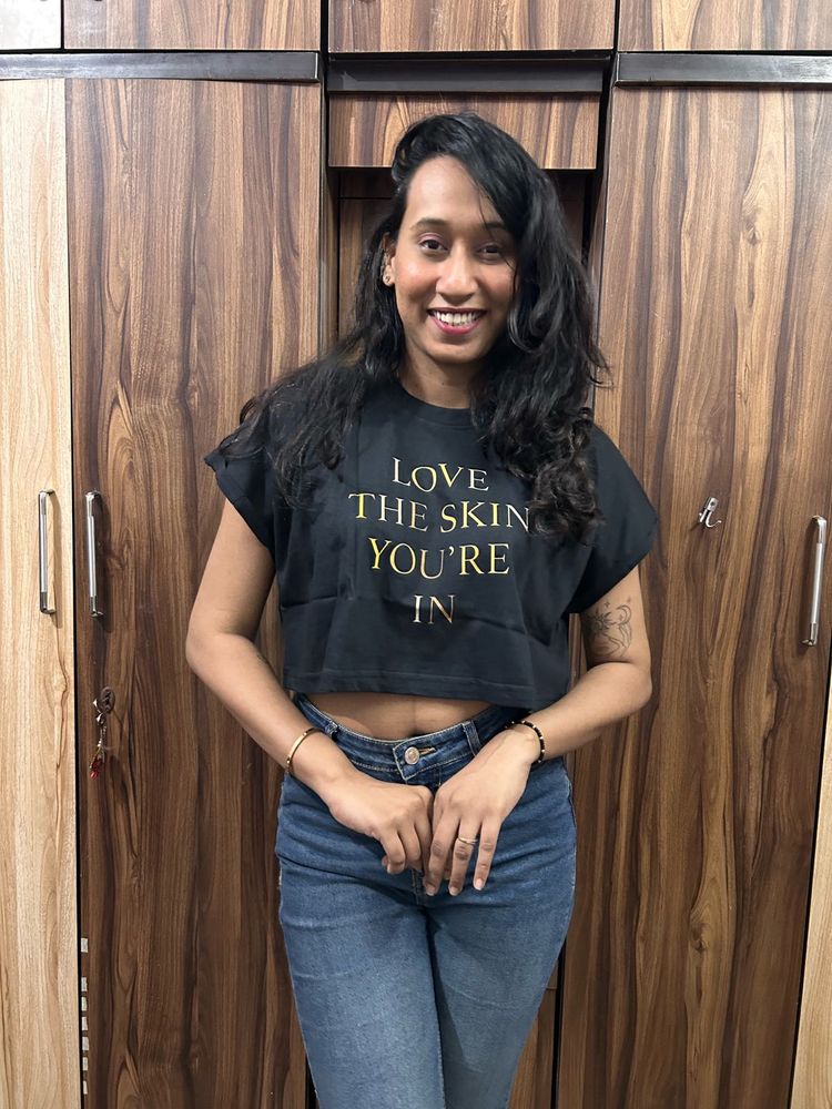 Stylish Graphic Print Crop Top