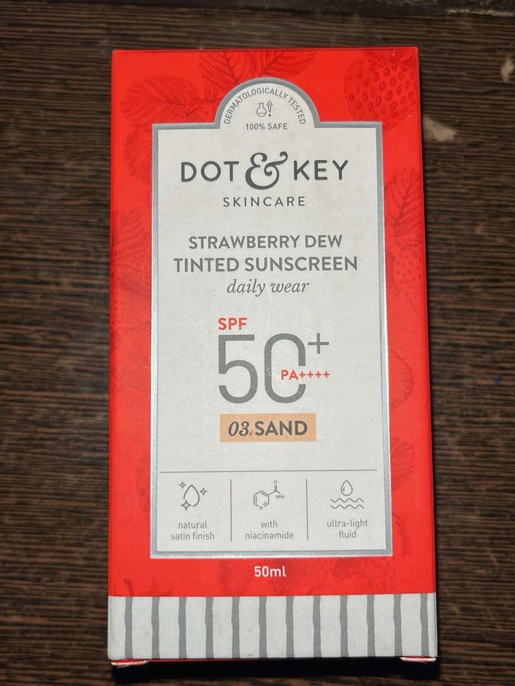 Dot &amp; Key Strawberry Sunscreen SPF 50