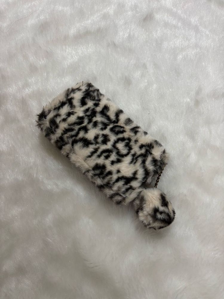 Fuzzy Furr  Leopard Clutch