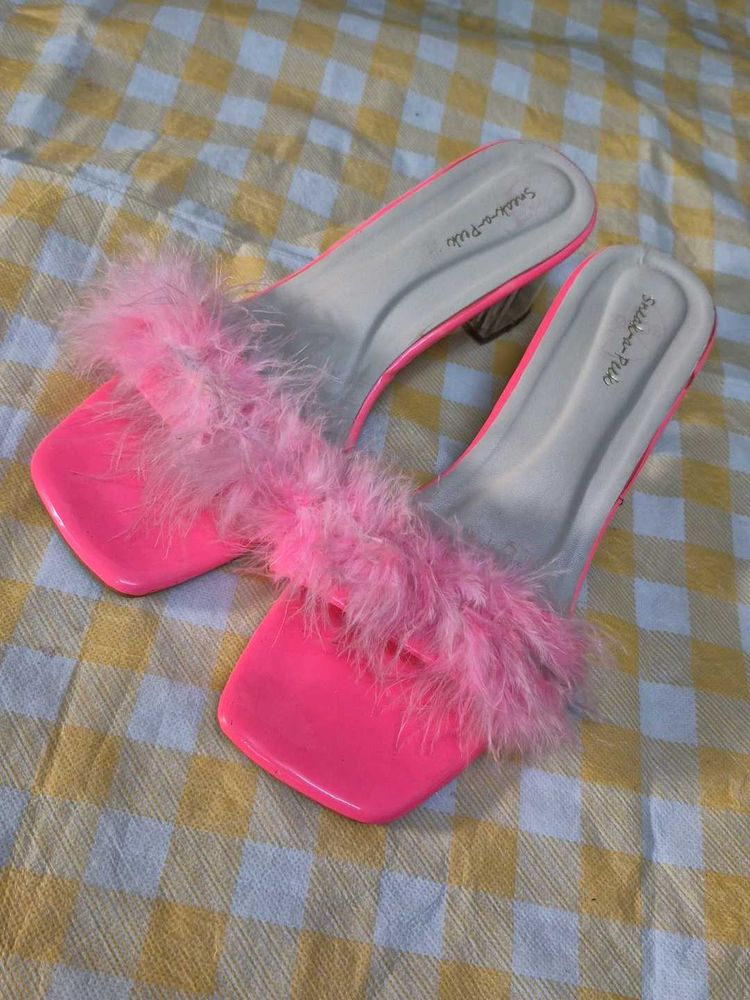 Faux Fur Pink Sneak-a-peek Heels 👠