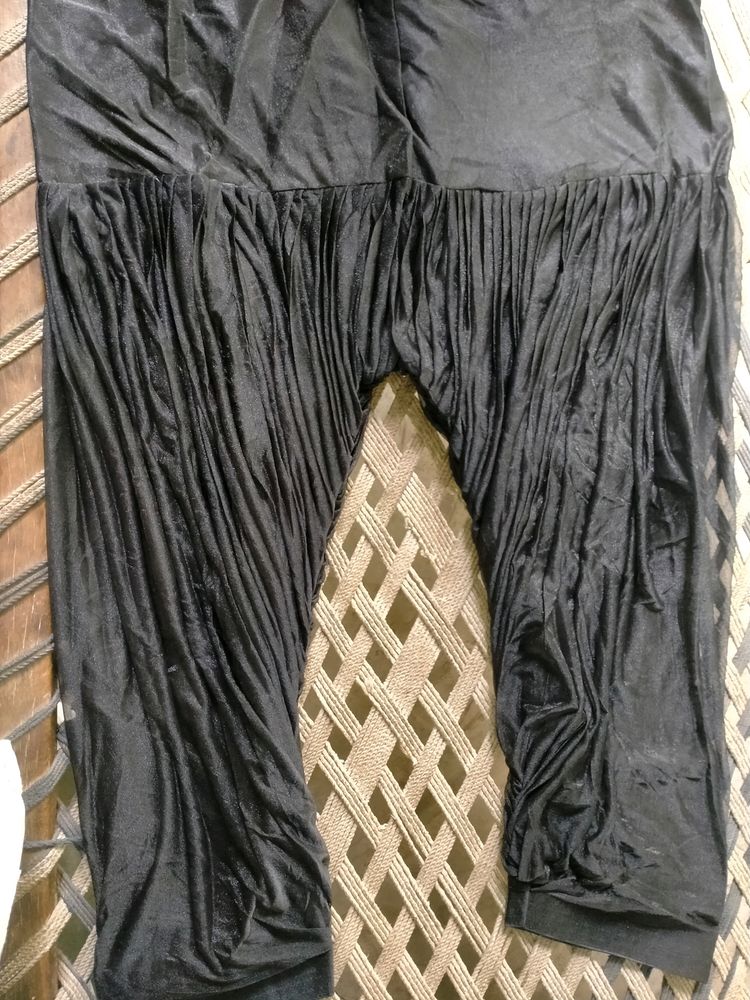 Only @150.. Limited Tym..Black Patiala Salwar In Full Gher,Shining In Cloth,Net Fabric,Length -39inch,Not Used Single Tym